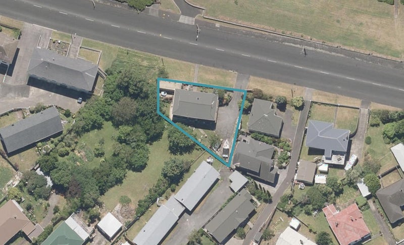 11 York Street, Gonville, Whanganui - Carousel 1