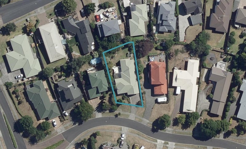 7 Prospect Place, Western Heights, Hamilton - Carousel 1