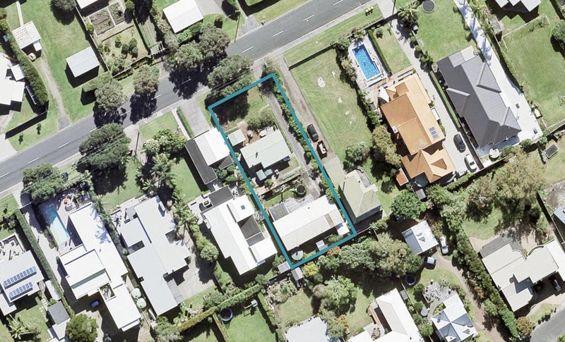 16B Laurence Street, Manly, Whangaparaoa - Carousel 1