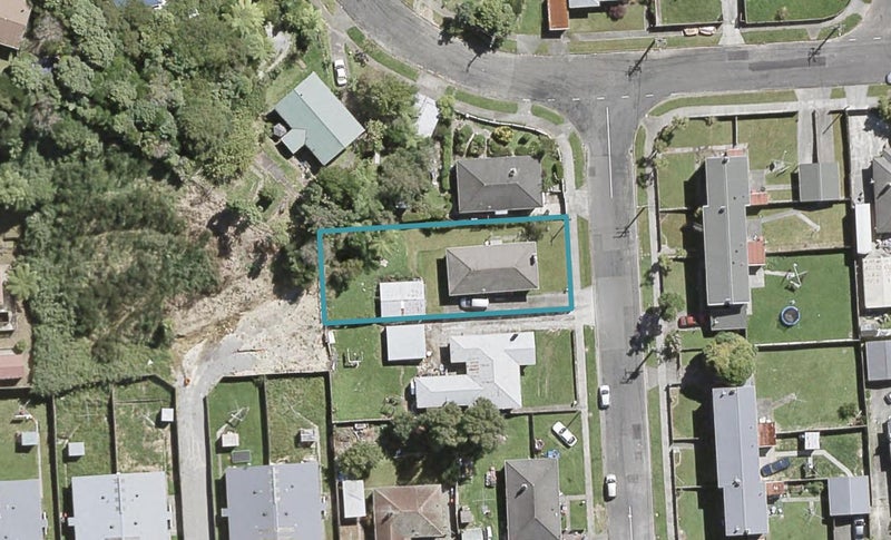 4 Wainhouse Street, Stokes Valley, Lower Hutt - Carousel 1