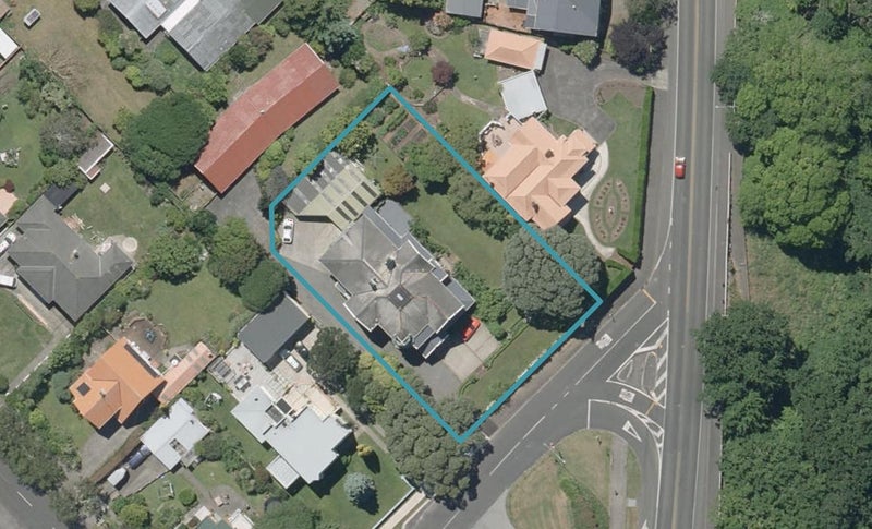 2 Parsons Street, Saint Johns Hill, Whanganui - Carousel 1