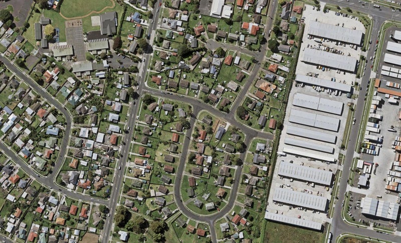 4/2 Featherston Crescent, Otara, Auckland - Carousel 1