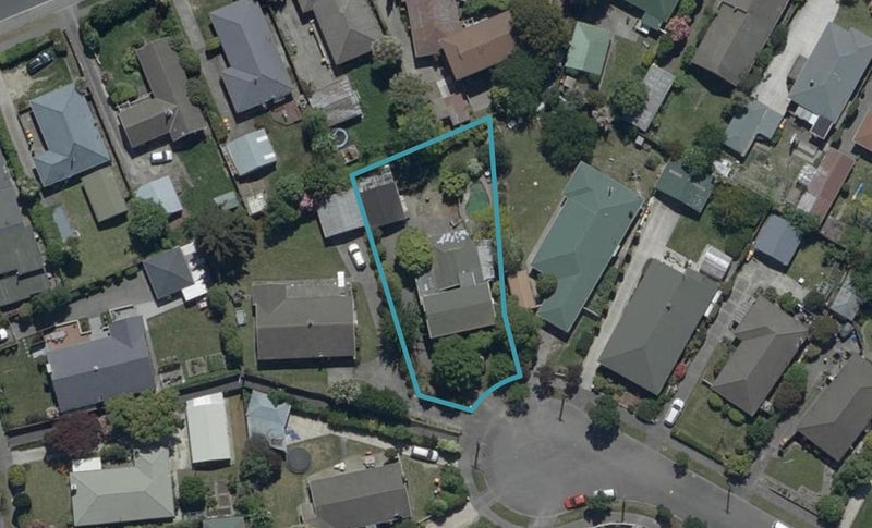 20 Sandringham Place, Bryndwr, Christchurch - Carousel 1