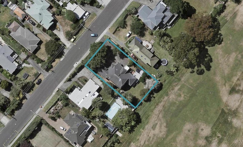 38 Golf Road, Paraparaumu Beach, Paraparaumu - Carousel 1