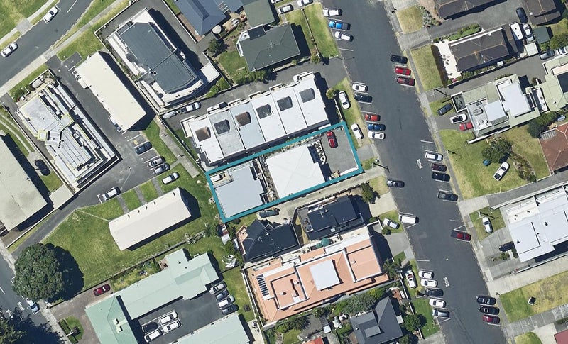 10 VICTORIA ROAD, Mount Maunganui, Tauranga - Carousel 1