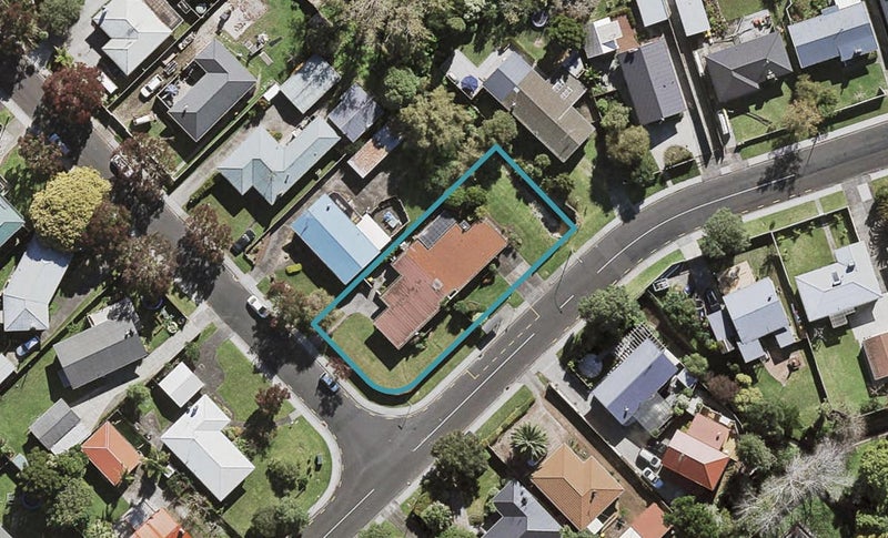 1 Lynden Avenue, Hillcrest, Auckland - Carousel 1