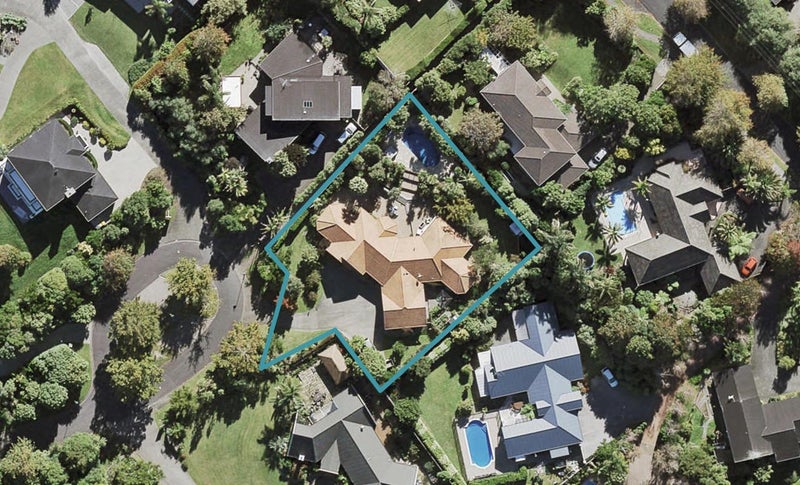 26 Oakford Park Crescent, Greenhithe, Auckland - Carousel 1