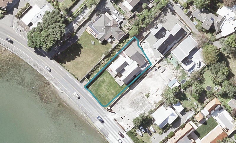 15B Dillon Street, Lowry Bay, Lower Hutt - Carousel 1