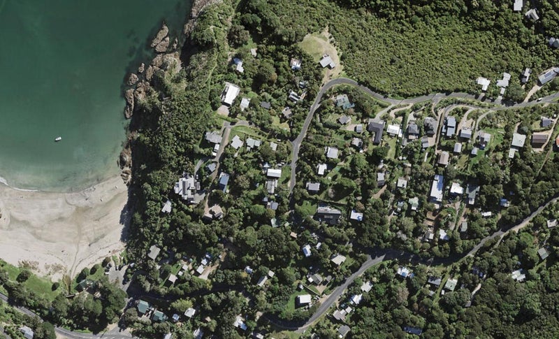13 Queens Drive, Oneroa, Waiheke Island - Carousel 1
