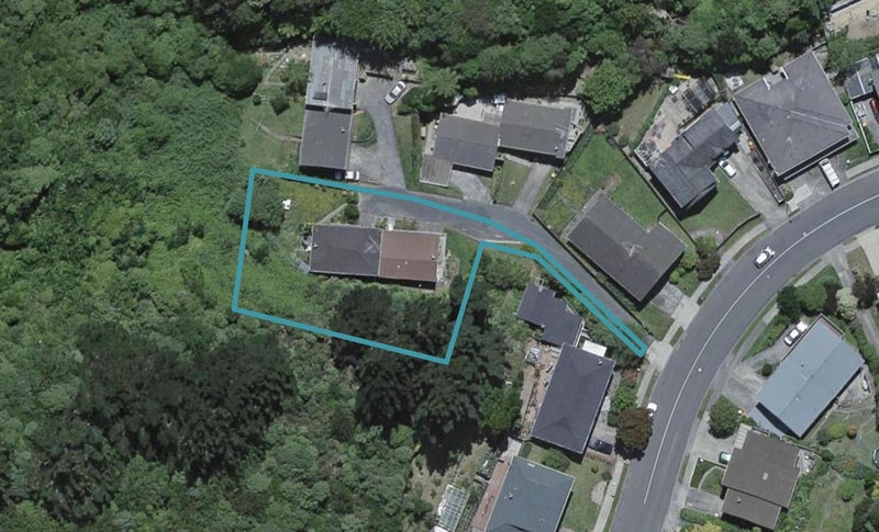 24A Fyvie Avenue, Tawa, Wellington - Carousel 1