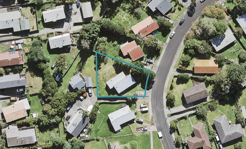 95 Taurus Crescent, Beach Haven, Auckland - Carousel 1