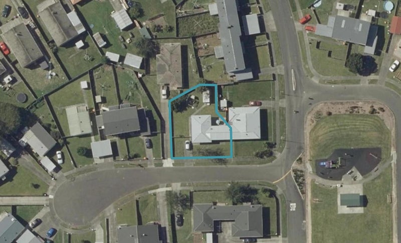 2 Cowley Place, Highbury, Palmerston North - Carousel 1