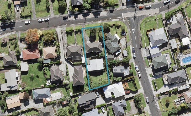 2/10 Toru Street, Te Atatu Peninsula, Auckland - Carousel 1