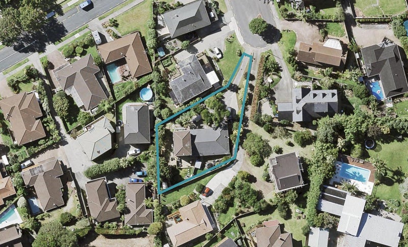 2/5 Rosetta Court, Shelly Park, Auckland - Carousel 1