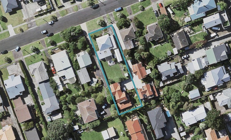 2/3 Aramoana Avenue, Devonport, Auckland - Carousel 1
