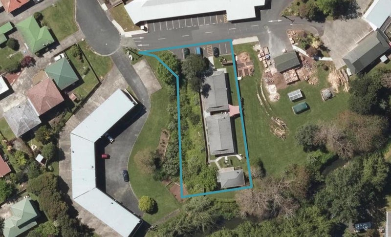 15 Cooke Street, Avenues, Whangārei - Carousel 1