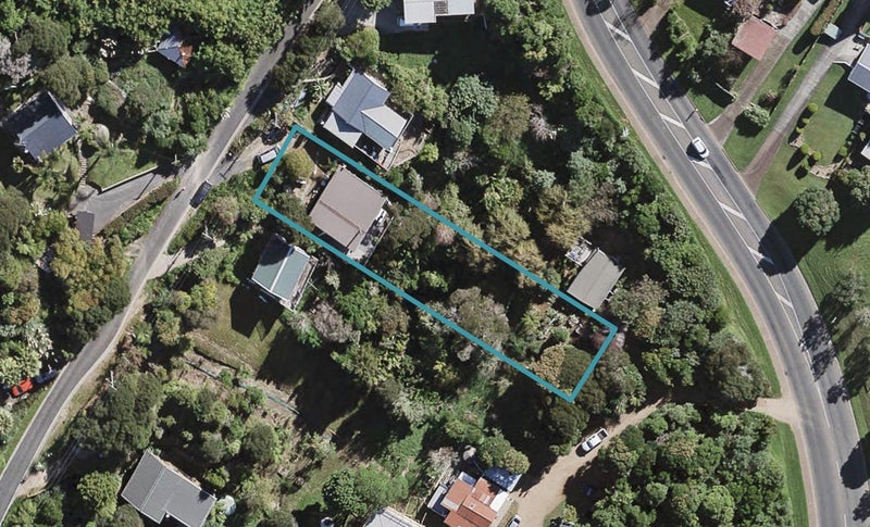 3 Lannan Road, Surfdale, Waiheke Island - Carousel 1