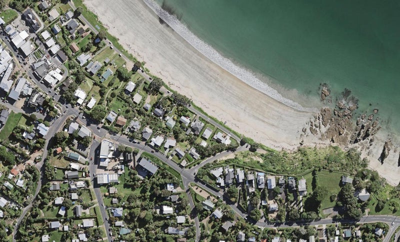 6 Beach Parade, Oneroa, Waiheke Island - Carousel 1