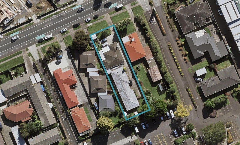 2/22 Puhinui Road, Manukau, Auckland - Carousel 1