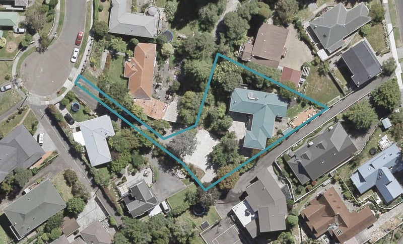 49 Dowling Grove, Silverstream, Upper Hutt - Carousel 1