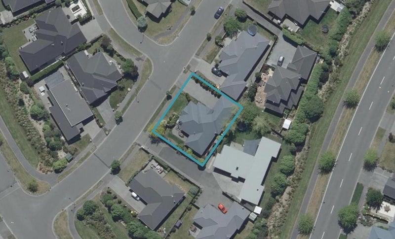 8 Ruahine Place, Parklands, Christchurch - Carousel 1