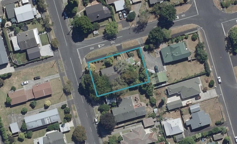 11 Argyle Street, Hamilton East, Hamilton - Carousel 1