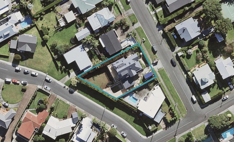 4 Palmerston Road, Birkenhead, Auckland - Carousel 1