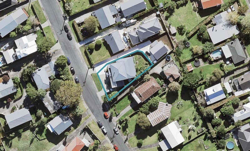 16 Drome View Place, Beach Haven, Auckland - Carousel 1