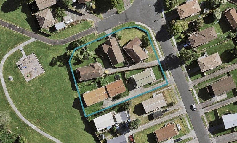 22 Hanford Place, Clendon Park, Auckland - Carousel 1