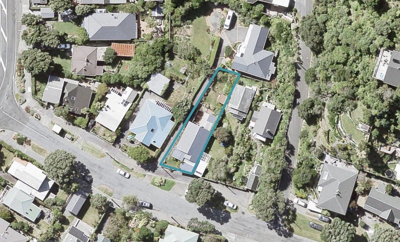 7 Totara Street, Eastbourne, Lower Hutt - Carousel 1