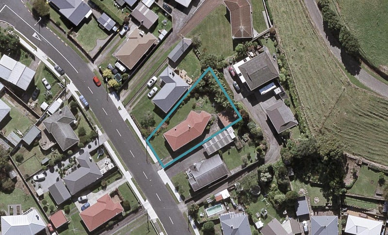 7 Belair Avenue, Blagdon, New Plymouth - Carousel 1