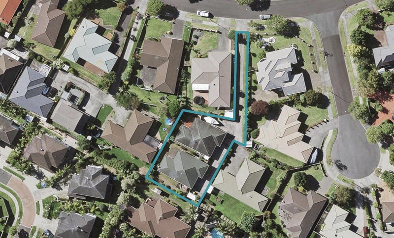 1/12 Ben Nevis Place, Northpark, Auckland - Carousel 1