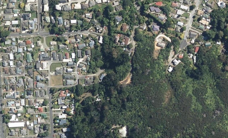 7 Te Ara o Tahumate, Stokes Valley, Lower Hutt - Carousel 1