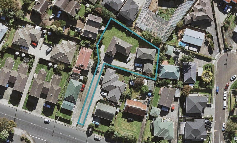 27 Carr Road, Three Kings, Auckland - Carousel 1