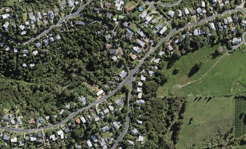 38 Hauraki Road, Oneroa, Waiheke Island - Carousel 1