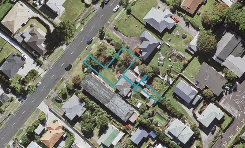 10/10 Newington Road, Henderson, Auckland - Carousel 1