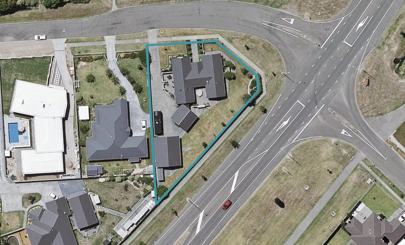 2 Oak Place, Poraiti, Napier - Carousel 1