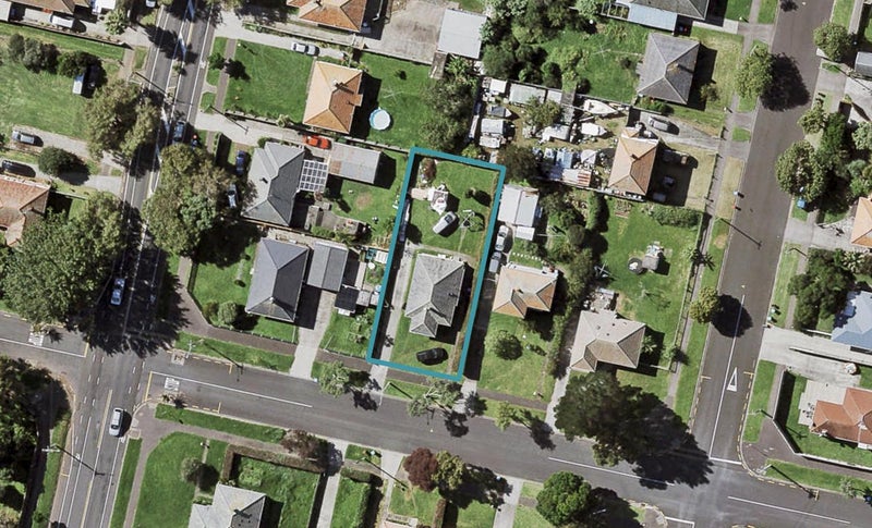42 Anderson Avenue, Point England, Auckland - Carousel 1
