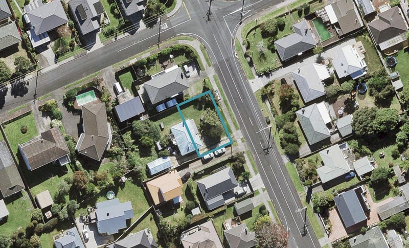 98B Flanshaw Road, Te Atatu South, Auckland - Carousel 1