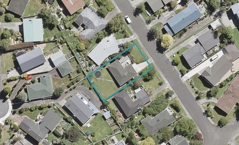 26 Fendalton Crescent, Pinehaven, Upper Hutt - Carousel 1