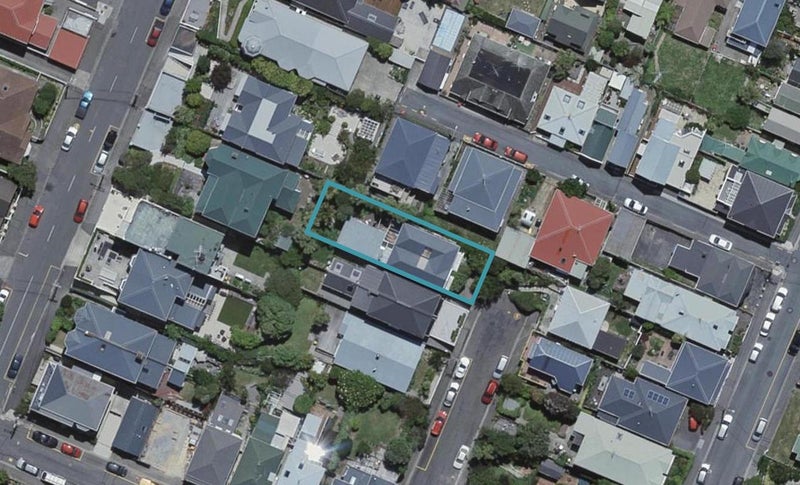 11 Albany Avenue, Mount Victoria, Wellington - Carousel 1