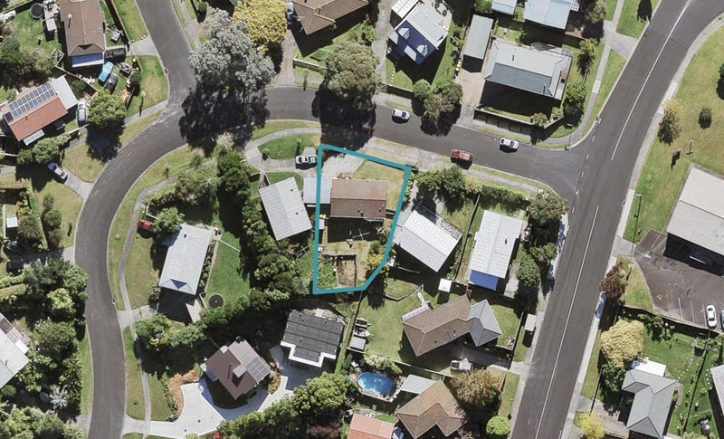 4 Crosby Road, West Harbour, Auckland - Carousel 1