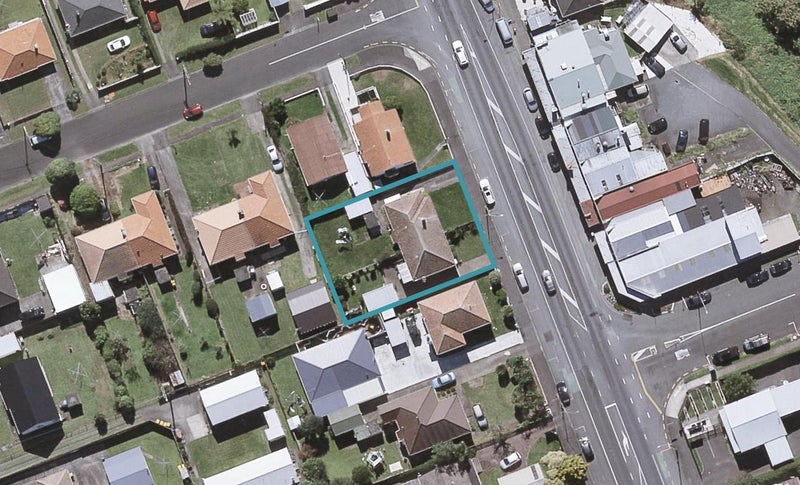 204A Coronation Avenue, Welbourn, New Plymouth - Carousel 1