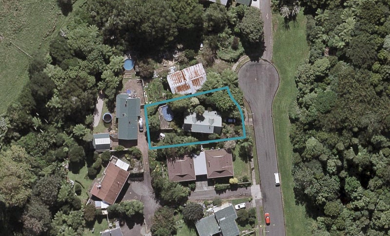 9 Marina Grove, Frankleigh Park, New Plymouth - Carousel 1