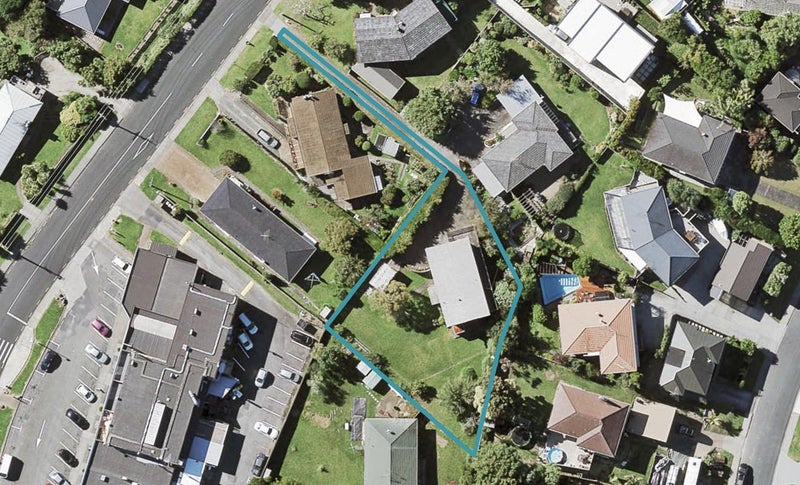 19 Litten Road, Cockle Bay, Auckland - Carousel 1