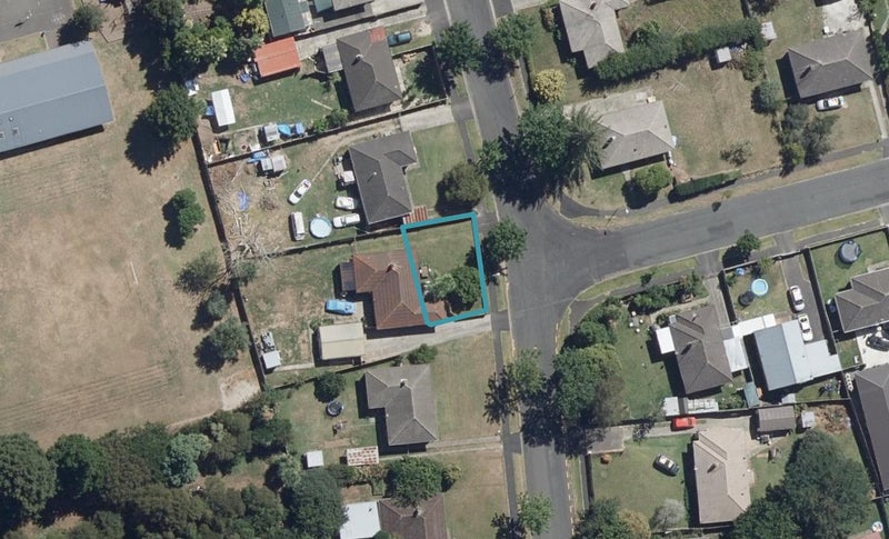 1/41 Kenney Crescent, Fairfield, Hamilton - Carousel 1