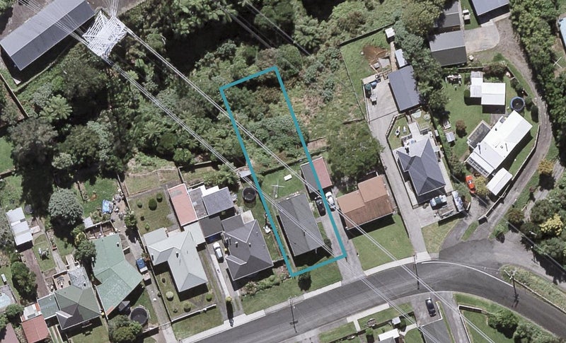 15 Saxton Road, Upper Vogeltown, New Plymouth - Carousel 1