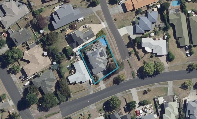 48 Western Heights Drive, Western Heights, Hamilton - Carousel 1