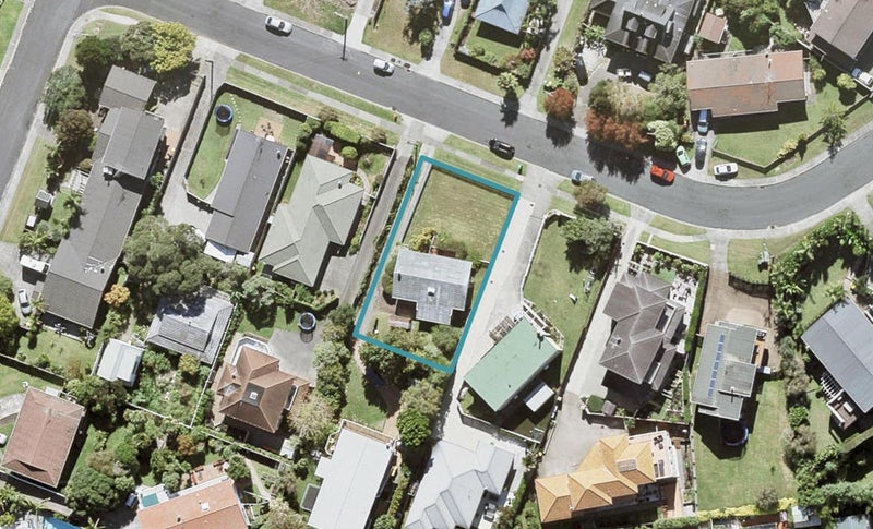 24 Law Street, Torbay, Auckland - Carousel 1