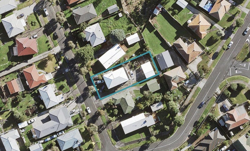 5 Whittle Place, New Windsor, Auckland - Carousel 1